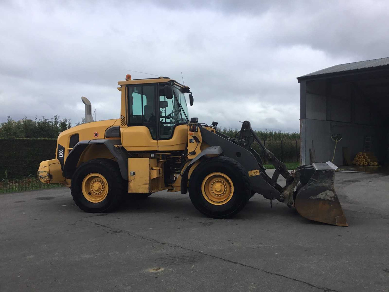 Volvo L70G - Gumikerekes homlokrakodó: 1 kép. Volvo L70G - Gumikerekes homlokrakodó: 1 kép.