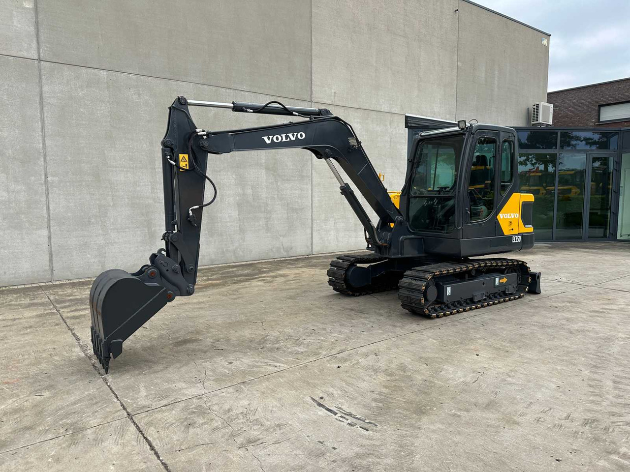 Volvo VOLVO - 2019 - EC55D - MIDI EXCAVATOR - Lánctalpas kotró: 1 kép. Volvo VOLVO - 2019 - EC55D - MIDI EXCAVATOR - Lánctalpas kotró: 1 kép.