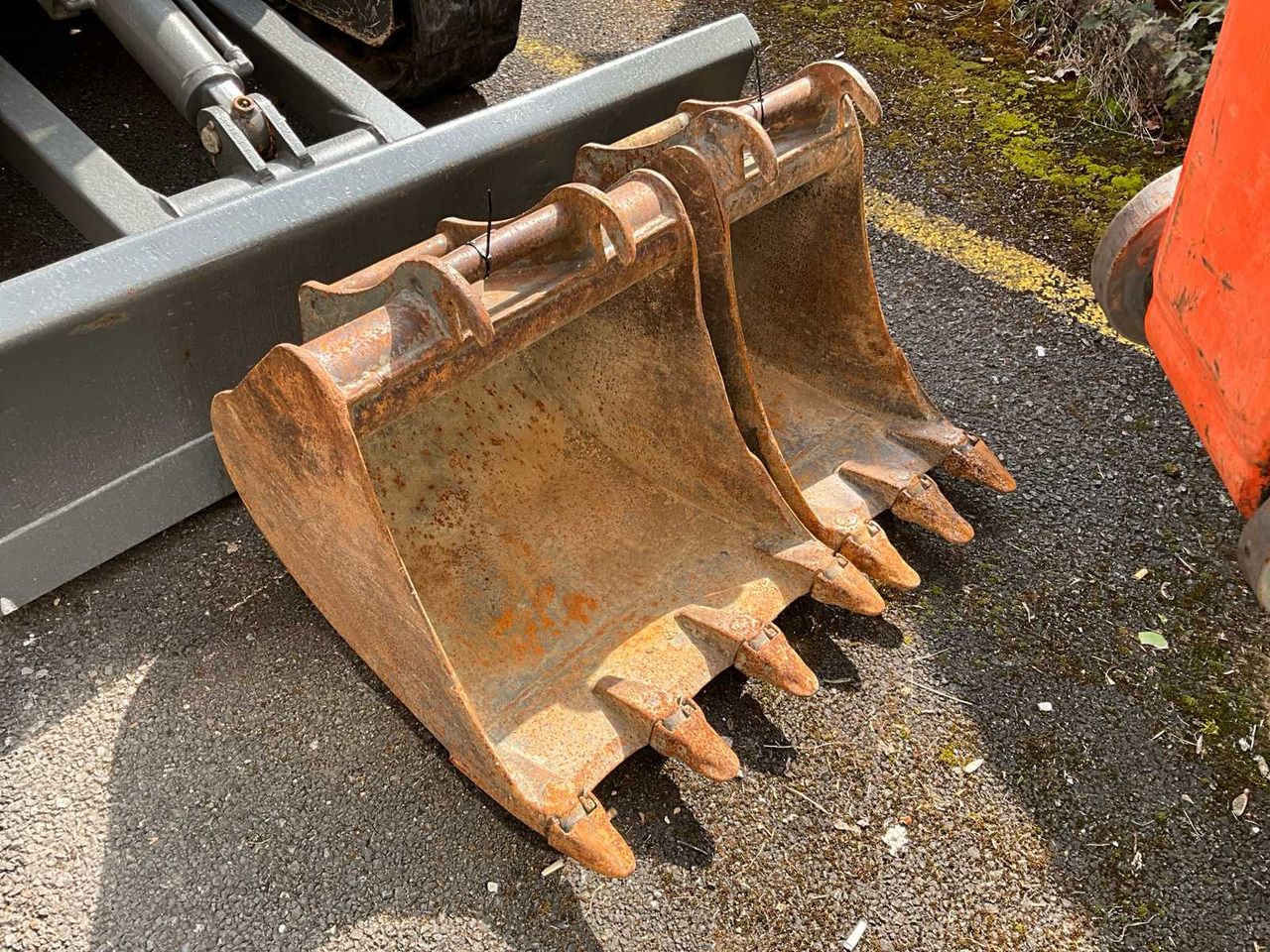 Minikotró Wacker Neuson 2503 RD: 25 kép.