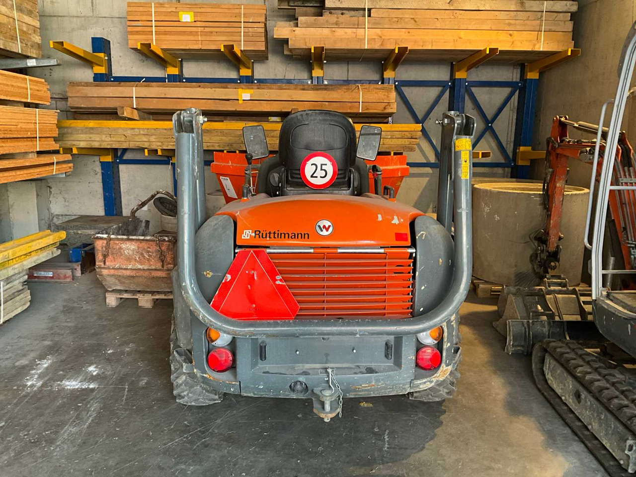 Wacker Neuson D04-02 - Minidömper: 2 kép. Wacker Neuson D04-02 - Minidömper: 2 kép.