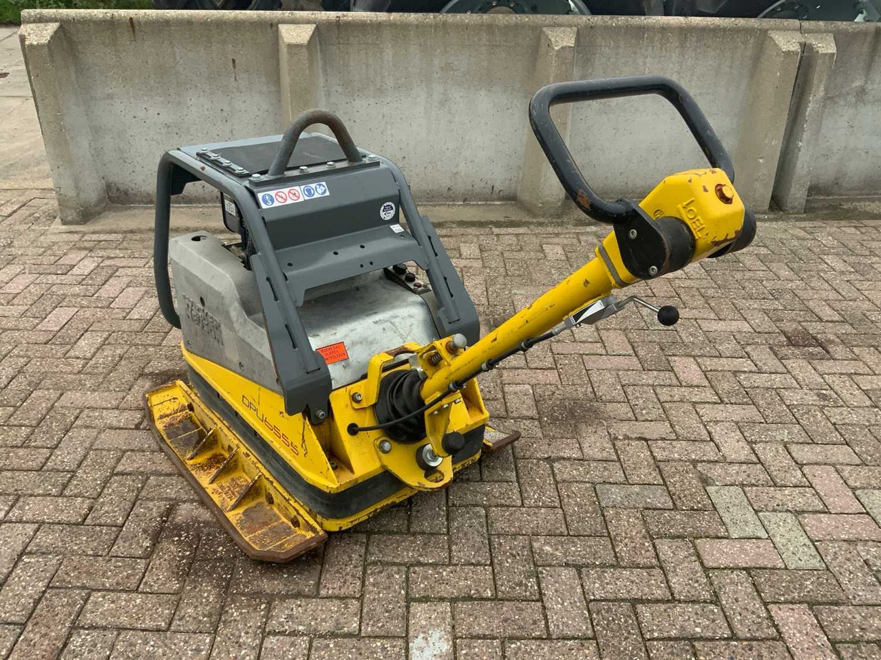 Wacker Neuson DPU6555 - Lapvibrátor: 2 kép. Wacker Neuson DPU6555 - Lapvibrátor: 2 kép.