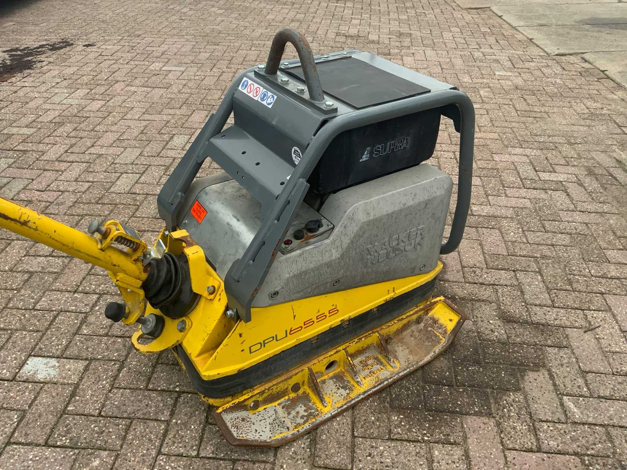 Wacker Neuson DPU6555 - Lapvibrátor: 3 kép. Wacker Neuson DPU6555 - Lapvibrátor: 3 kép.