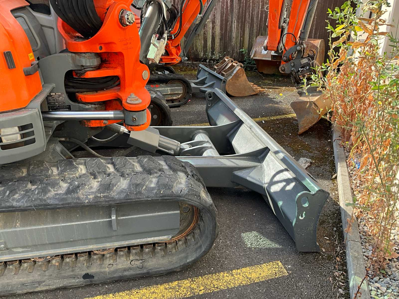 Wacker Neuson ET90 - Lánctalpas kotró: 5 kép. Wacker Neuson ET90 - Lánctalpas kotró: 5 kép.