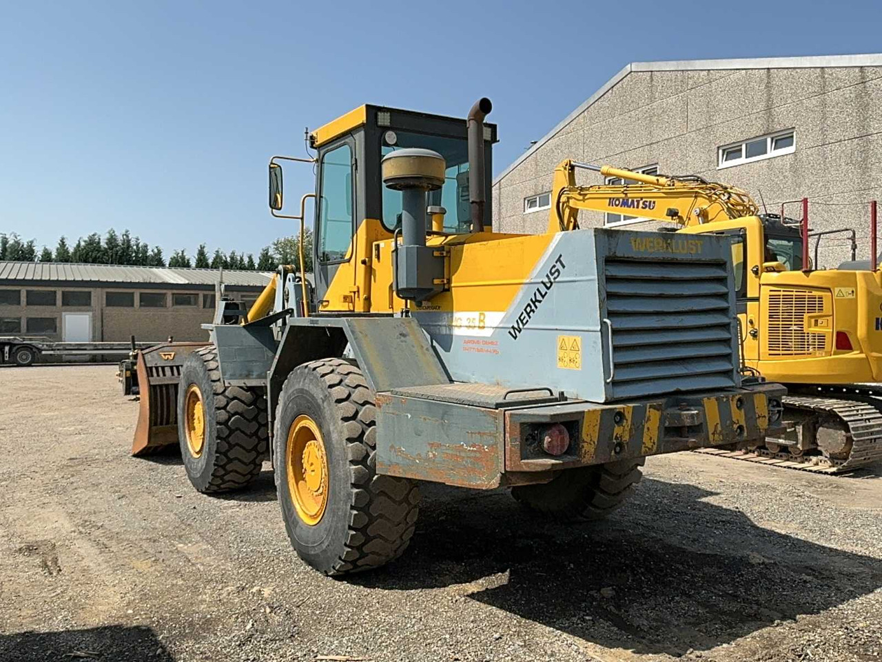 Werklust WG35B - Gumikerekes homlokrakodó: 3 kép. Werklust WG35B - Gumikerekes homlokrakodó: 3 kép.