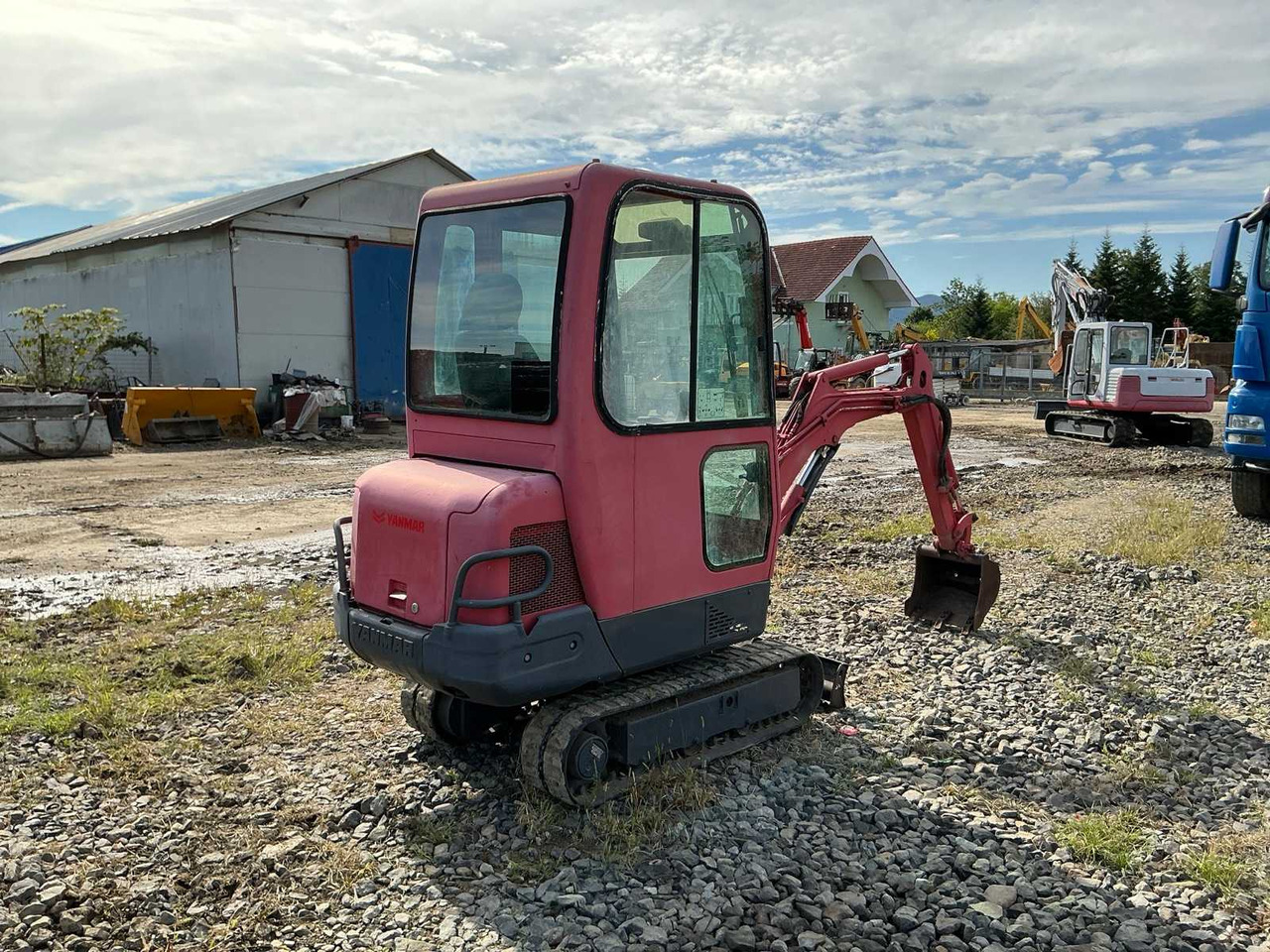 Yanmar B15 - 3 - Minikotró: 5 kép. Yanmar B15 - 3 - Minikotró: 5 kép.