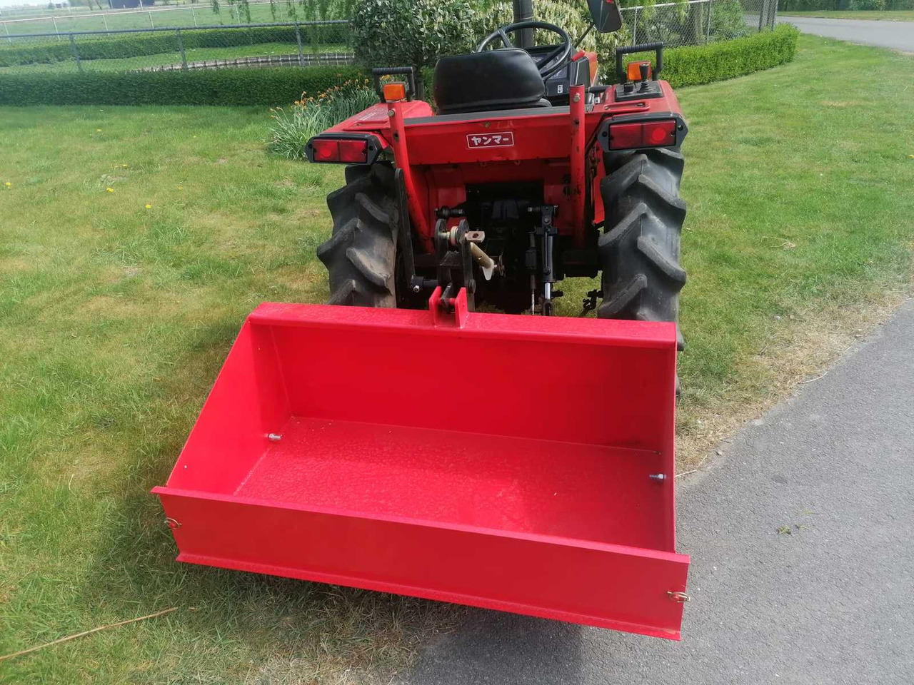 Yanmar FX20D - Kistraktor: 4 kép. Yanmar FX20D - Kistraktor: 4 kép.