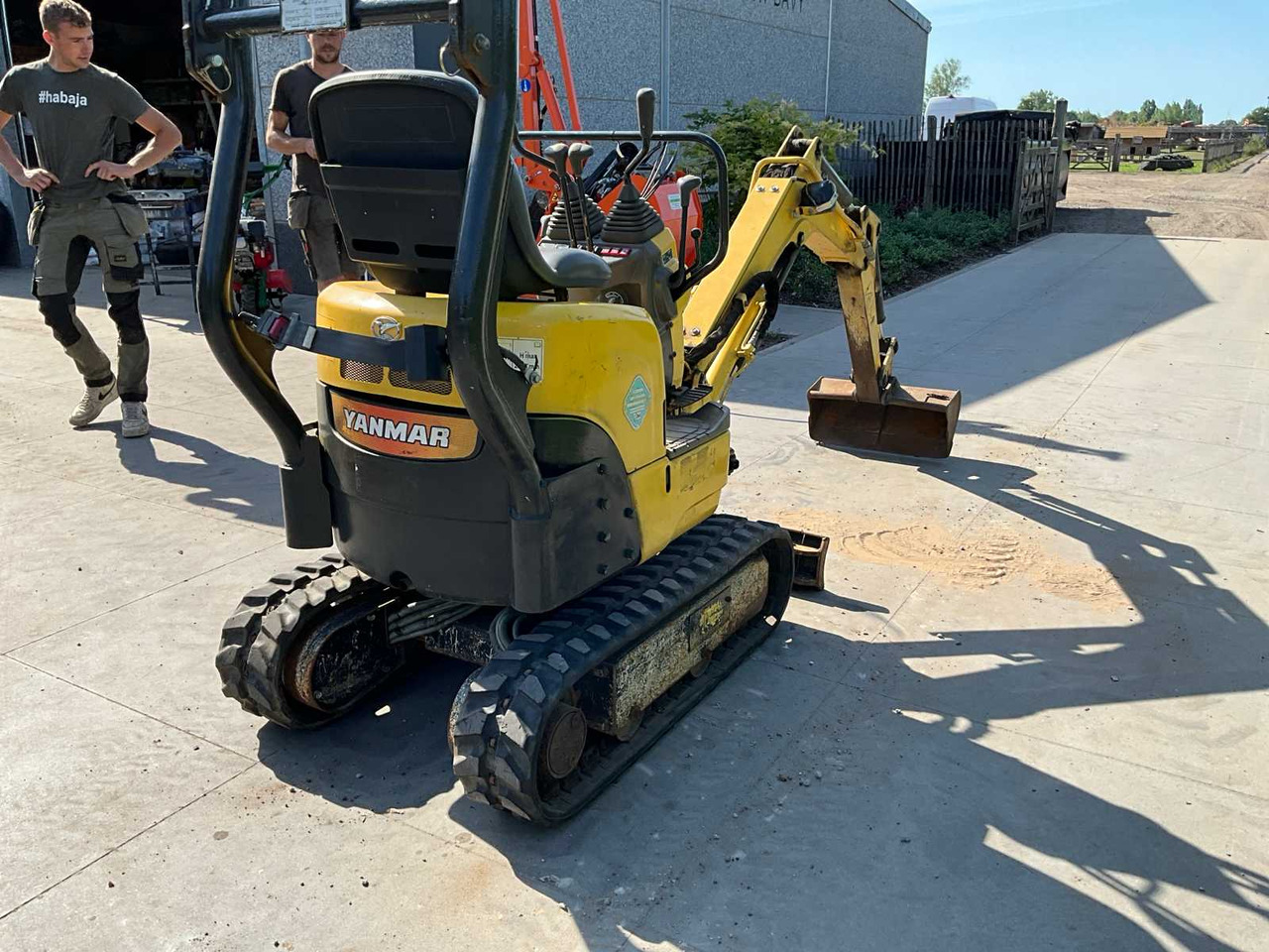 Yanmar SV08-1A Bagger - Minikotró: 5 kép. Yanmar SV08-1A Bagger - Minikotró: 5 kép.