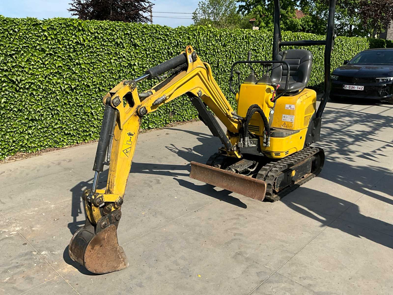 Yanmar SV08-1A Bagger - Minikotró: 1 kép. Yanmar SV08-1A Bagger - Minikotró: 1 kép.