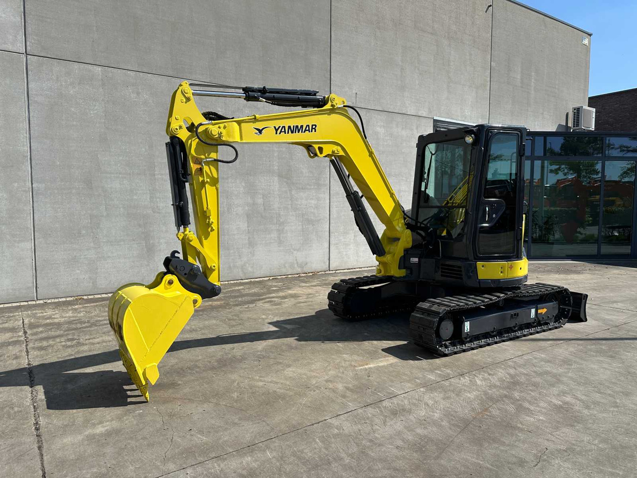 Yanmar VIO50-6B - Lánctalpas kotró: 1 kép. Yanmar VIO50-6B - Lánctalpas kotró: 1 kép.