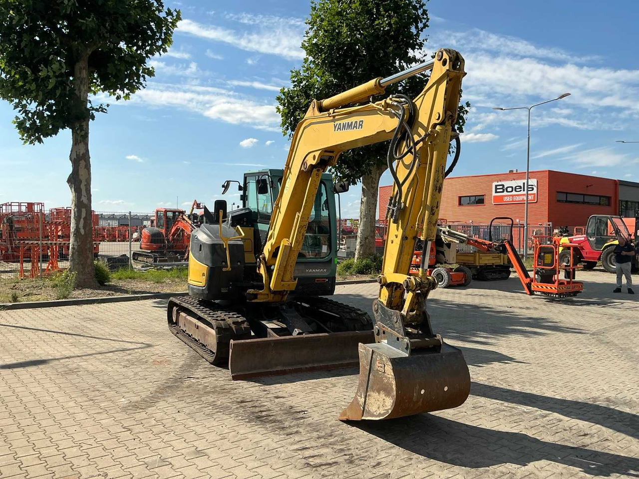 Yanmar ViO80-U - Lánctalpas kotró: 4 kép. Yanmar ViO80-U - Lánctalpas kotró: 4 kép.