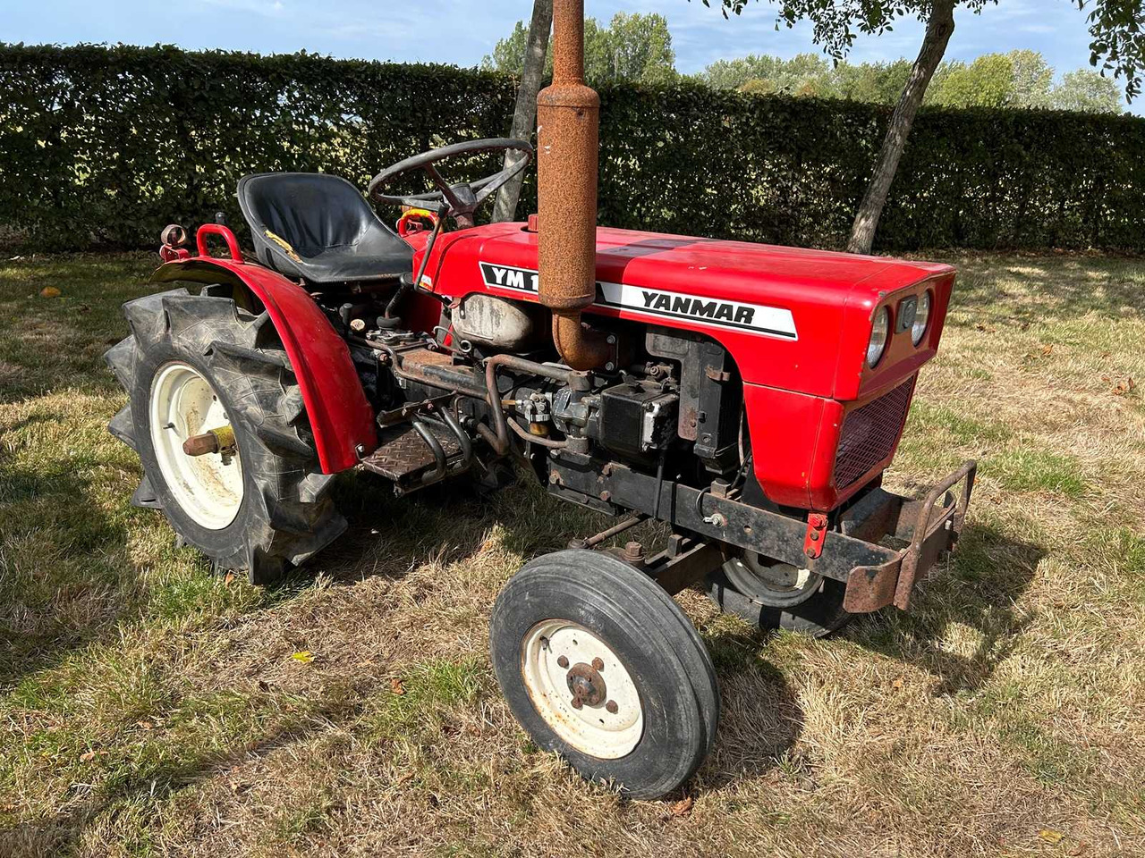 Yanmar YM1300 - Kistraktor: 2 kép. Yanmar YM1300 - Kistraktor: 2 kép.