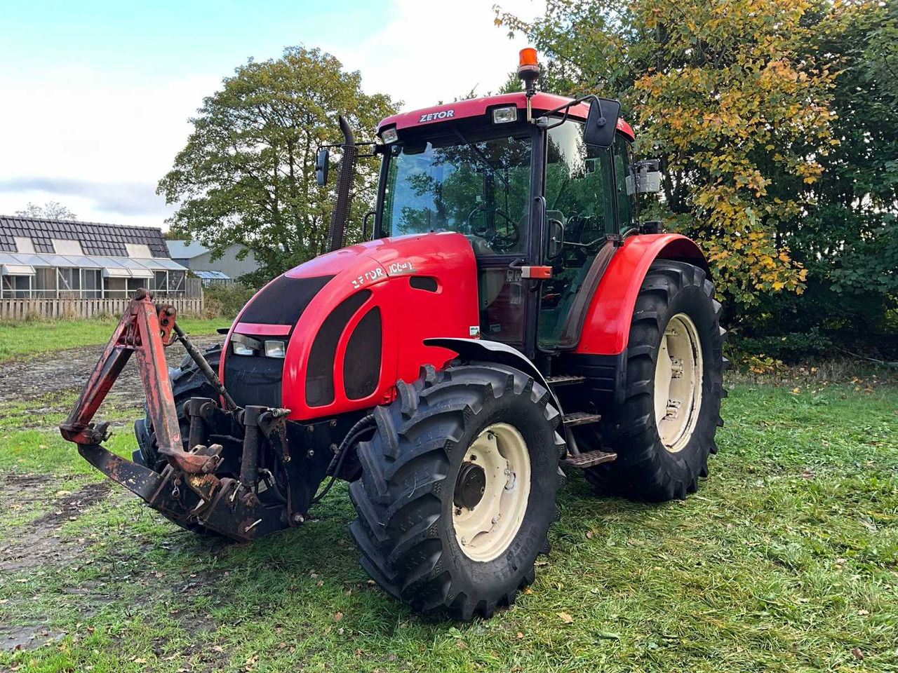 Zetor Forterra 10641 - Traktor: 2 kép. Zetor Forterra 10641 - Traktor: 2 kép.