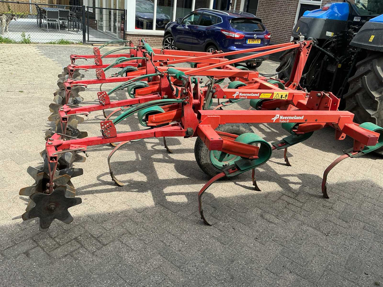 Kverneland Turbo 2 - Kultivátor: 2 kép. Kverneland Turbo 2 - Kultivátor: 2 kép.