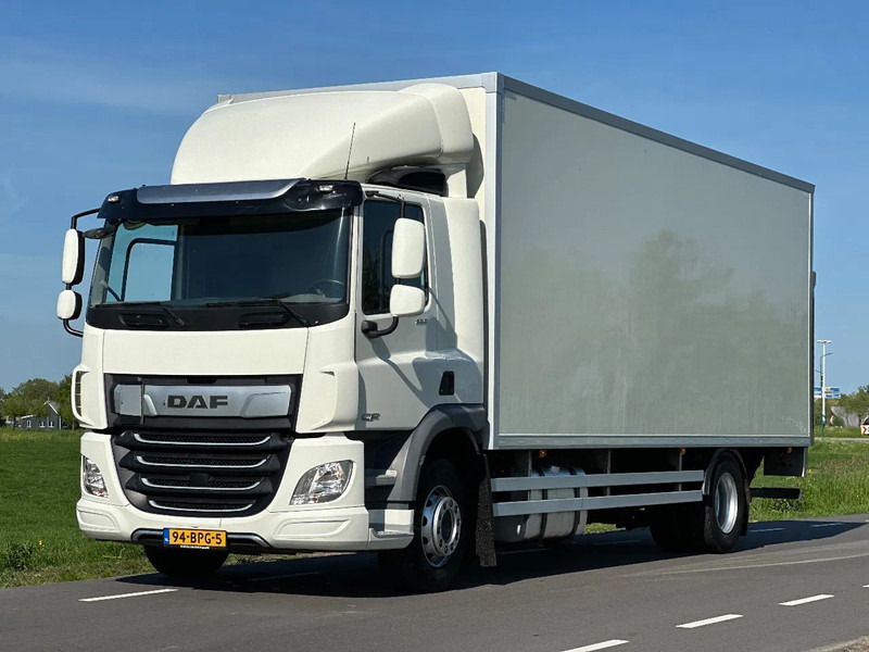 DAF CF 260 CF260.19 - Dobozos felépítményű teherautó: 1 kép. DAF CF 260 CF260.19 - Dobozos felépítményű teherautó: 1 kép.