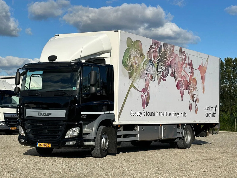DAF CF 290 CF 290.18. EURO6. Geïsoleerde opbouw. - Dobozos felépítményű teherautó: 3 kép. DAF CF 290 CF 290.18. EURO6. Geïsoleerde opbouw. - Dobozos felépítményű teherautó: 3 kép.
