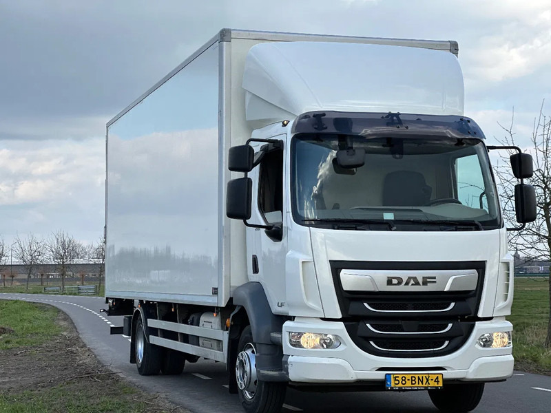 DAF LF 210 LF210.14 EURO6. 2019 - Dobozos felépítményű teherautó: 2 kép. DAF LF 210 LF210.14 EURO6. 2019 - Dobozos felépítményű teherautó: 2 kép.