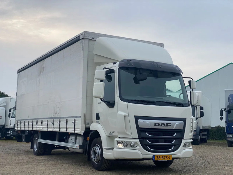 DAF LF 230 LF 230.12. EURO6. 2020. Schuifzeil. 720x248x260 - Ponyvás teherautó: 2 kép. DAF LF 230 LF 230.12. EURO6. 2020. Schuifzeil. 720x248x260 - Ponyvás teherautó: 2 kép.