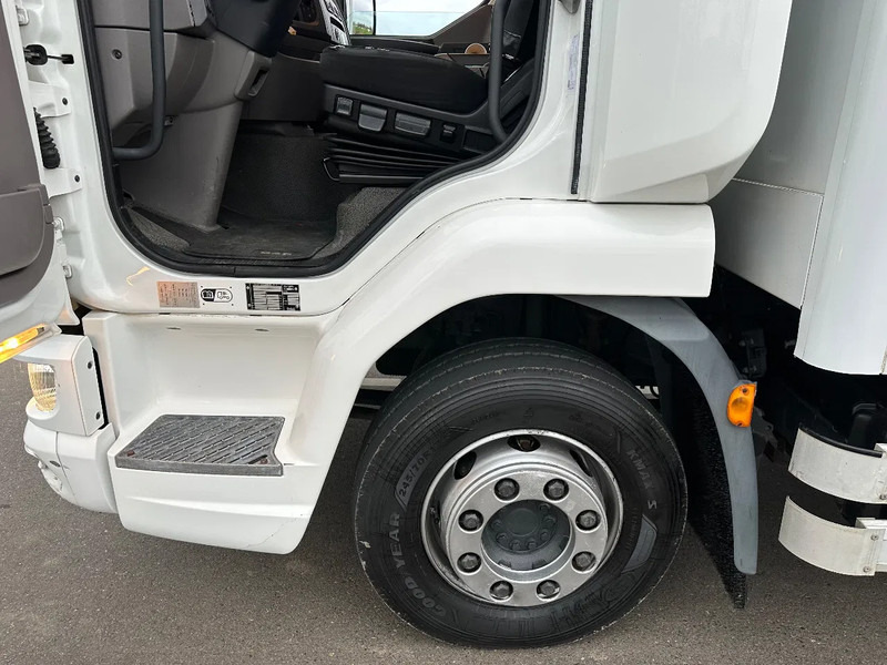 DAF LF 230 LF230.12 EURO6. 2018. 880x247x233 - Dobozos felépítményű teherautó: 5 kép. DAF LF 230 LF230.12 EURO6. 2018. 880x247x233 - Dobozos felépítményű teherautó: 5 kép.
