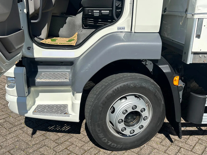 DAF LF 260 LF260.16 EURO6. 2022. Schuifzeil bakwagen met Laadklep. - Ponyvás teherautó: 5 kép. DAF LF 260 LF260.16 EURO6. 2022. Schuifzeil bakwagen met Laadklep. - Ponyvás teherautó: 5 kép.