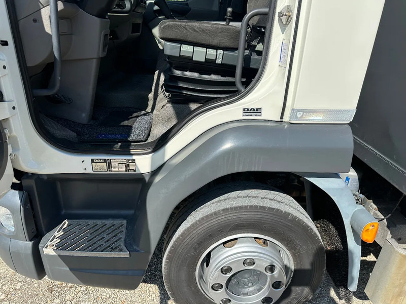 DAF LF 45 OPRIJWAGEN - Autószállító teherautó: 5 kép. DAF LF 45 OPRIJWAGEN - Autószállító teherautó: 5 kép.