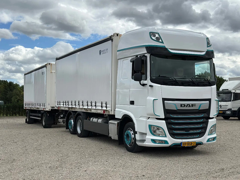 DAF XF 480 - Ponyvás teherautó: 2 kép. DAF XF 480 - Ponyvás teherautó: 2 kép.