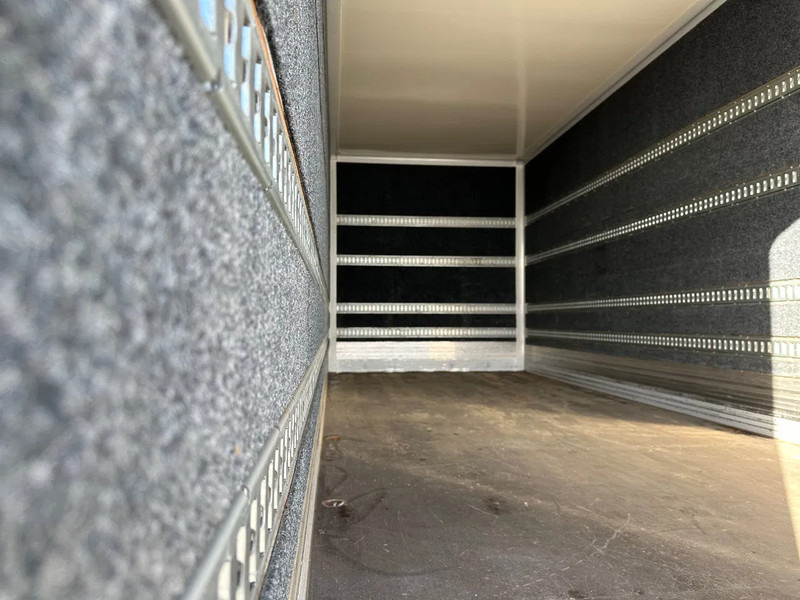 Mercedes-Benz Atego ATEGO1223L EURO6. 725x248x265 3 tons klep. - Dobozos felépítményű teherautó: 5 kép. Mercedes-Benz Atego ATEGO1223L EURO6. 725x248x265 3 tons klep. - Dobozos felépítményű teherautó: 5 kép.