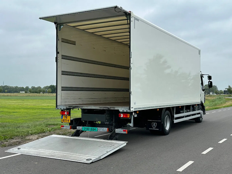 Renault D D250 DTI 8. 14T - Dobozos felépítményű teherautó: 4 kép. Renault D D250 DTI 8. 14T - Dobozos felépítményű teherautó: 4 kép.