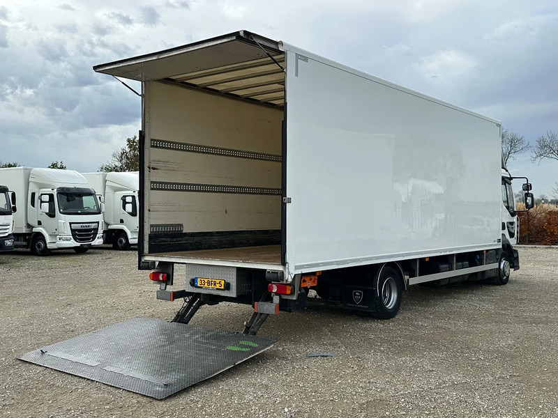 Dobozos felépítményű teherautó Renault D: 12 kép.