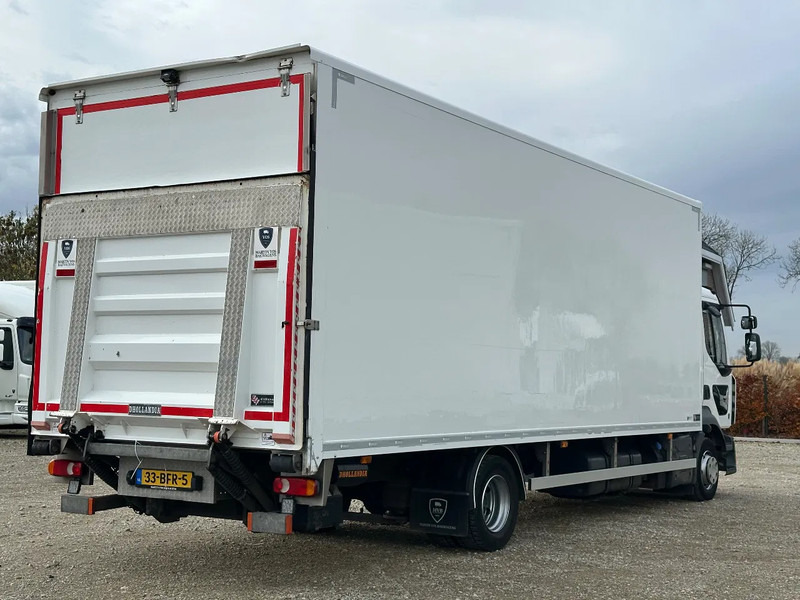 Dobozos felépítményű teherautó Renault D: 14 kép.