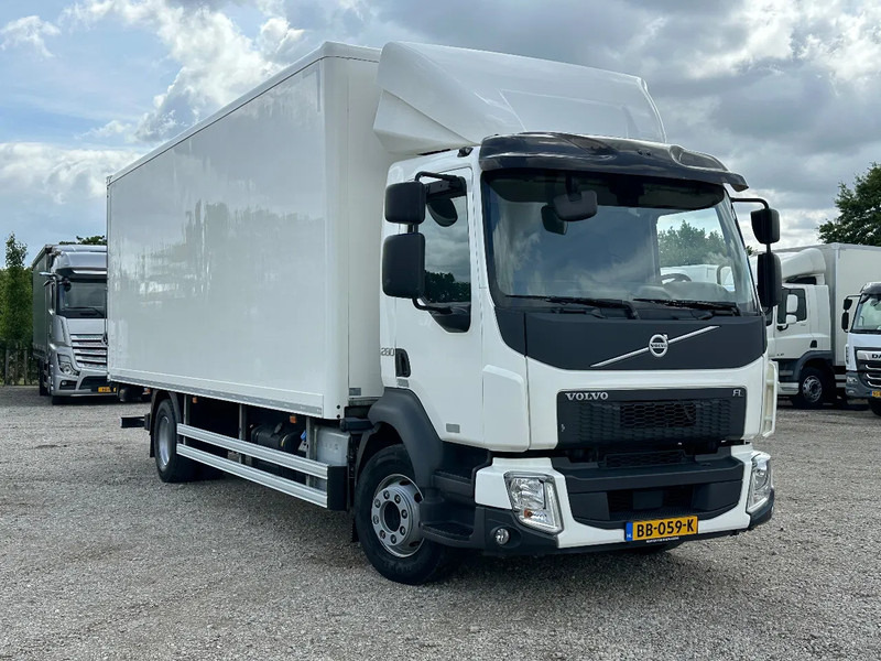 Volvo FL FL280.16 EURO6. 2022. 92747km. - Dobozos felépítményű teherautó: 2 kép. Volvo FL FL280.16 EURO6. 2022. 92747km. - Dobozos felépítményű teherautó: 2 kép.
