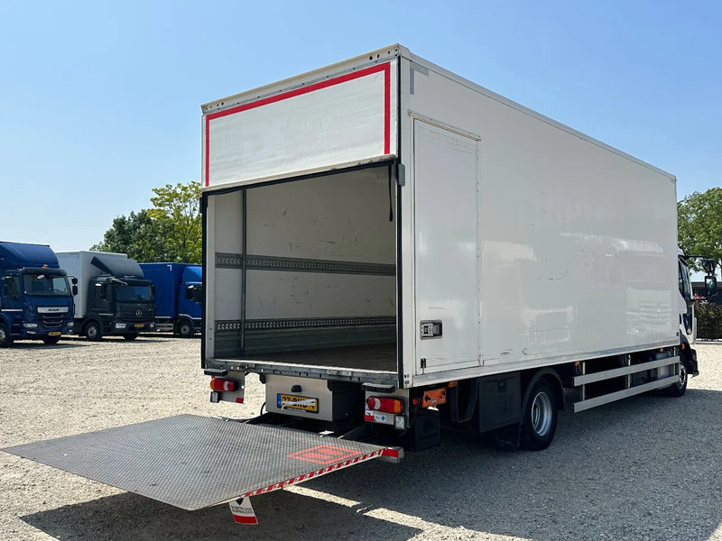 Volvo FL - Dobozos felépítményű teherautó: 3 kép. Volvo FL - Dobozos felépítményű teherautó: 3 kép.