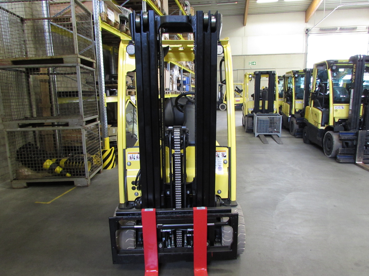 Hyster J2.0XNT MWB - Elektromos targonca: 3 kép. Hyster J2.0XNT MWB - Elektromos targonca: 3 kép.