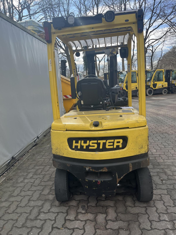 Hyster J2.5XN - Elektromos targonca: 3 kép. Hyster J2.5XN - Elektromos targonca: 3 kép.
