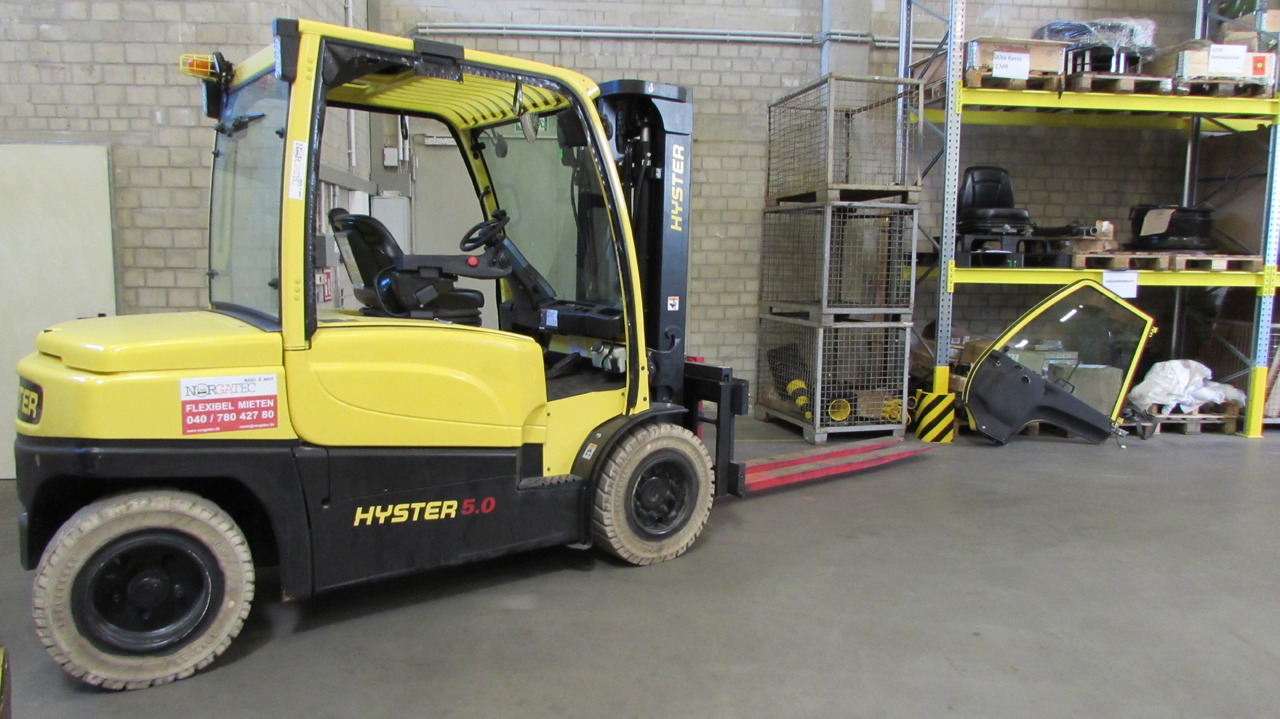 Hyster J5.0 XN6 Advance - Elektromos targonca: 2 kép. Hyster J5.0 XN6 Advance - Elektromos targonca: 2 kép.