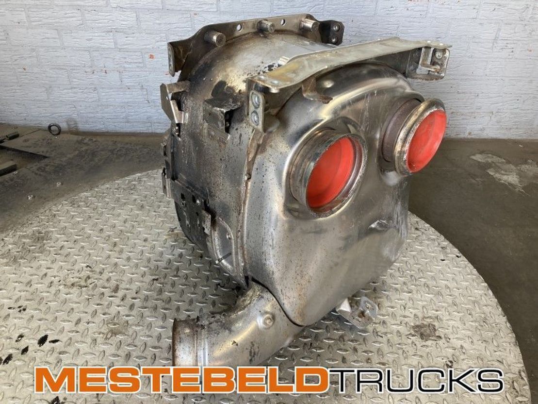 DAF Diesel Particul Filter - Kipufogórendszer - Teherautó: 2 kép. DAF Diesel Particul Filter - Kipufogórendszer - Teherautó: 2 kép.