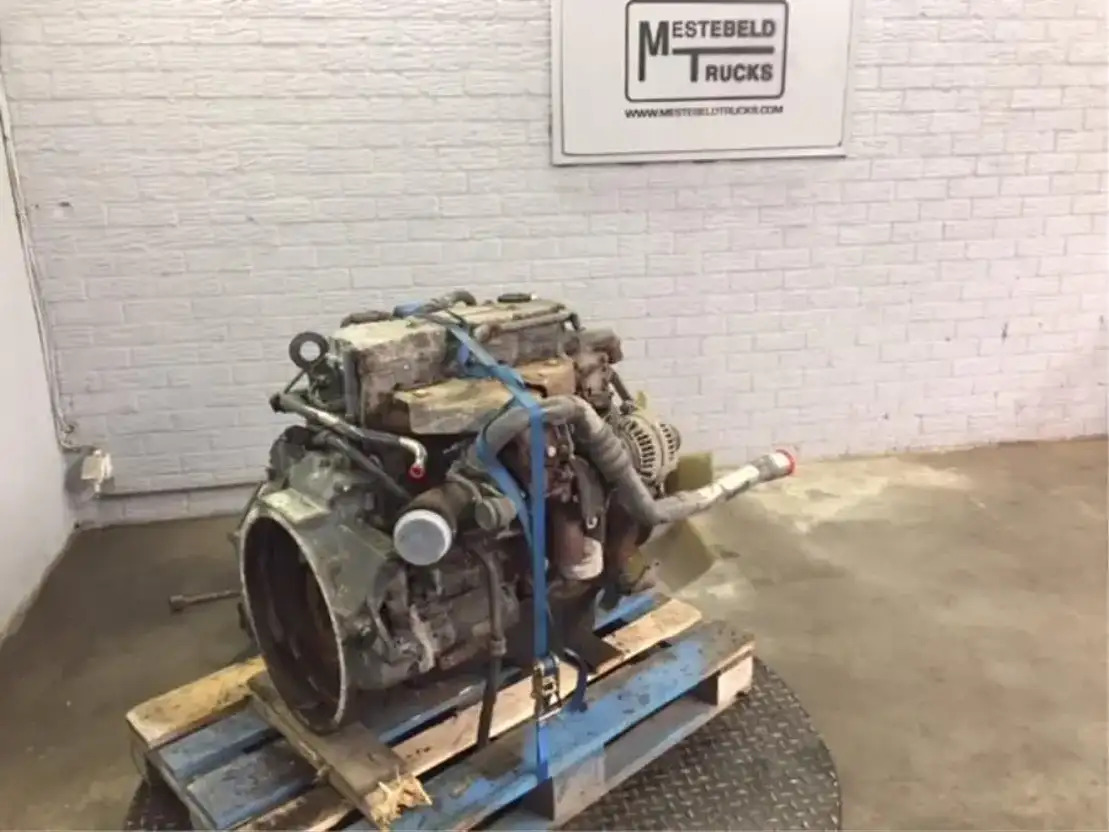 DAF Motor CE 110 - Motor - Teherautó: 2 kép. DAF Motor CE 110 - Motor - Teherautó: 2 kép.