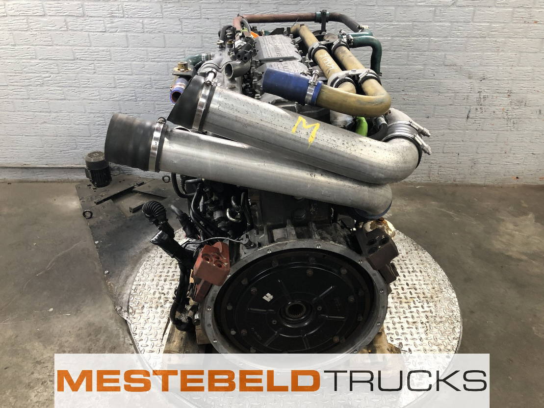DAF Motor PE 228 C - Motor - Teherautó: 2 kép. DAF Motor PE 228 C - Motor - Teherautó: 2 kép.
