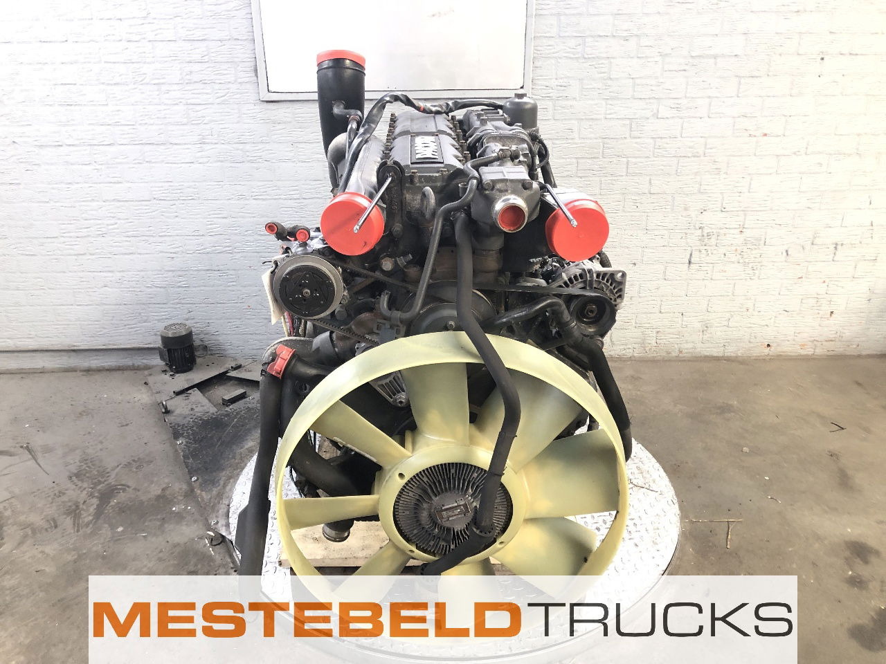 DAF Motor PR 183 S2 - Motor - Teherautó: 2 kép. DAF Motor PR 183 S2 - Motor - Teherautó: 2 kép.