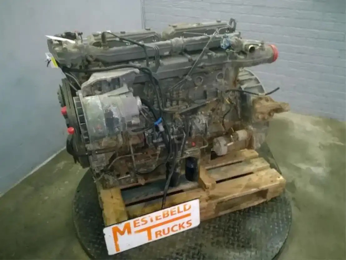 DAF Motor RS222L - Motor - Teherautó: 2 kép. DAF Motor RS222L - Motor - Teherautó: 2 kép.