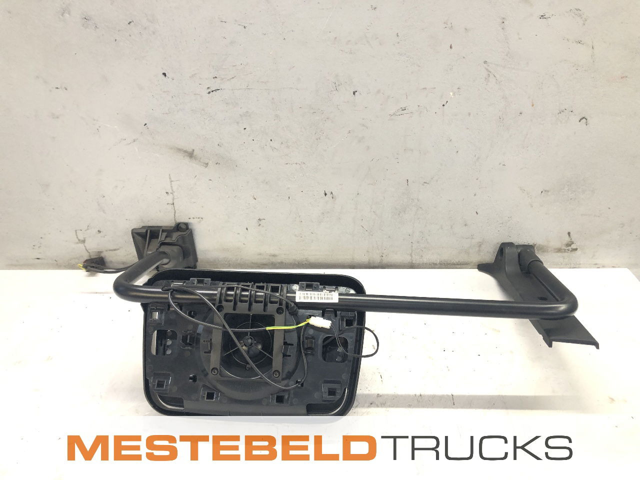 DAF Spiegel met steun links - Fülke és belső tér - Teherautó: 2 kép. DAF Spiegel met steun links - Fülke és belső tér - Teherautó: 2 kép.