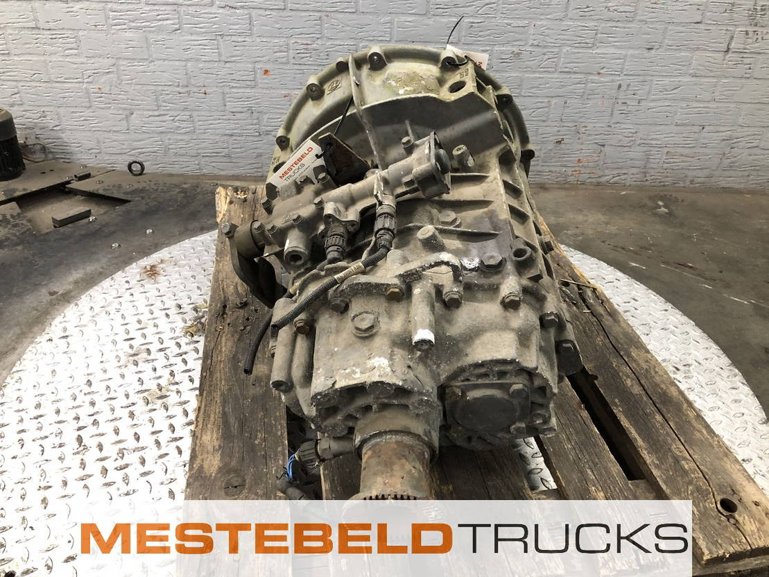 DAF Versnellingsbak 6S 700 TO mechanisch - Sebességváltó és alkatrészek - Teherautó: 2 kép. DAF Versnellingsbak 6S 700 TO mechanisch - Sebességváltó és alkatrészek - Teherautó: 2 kép.