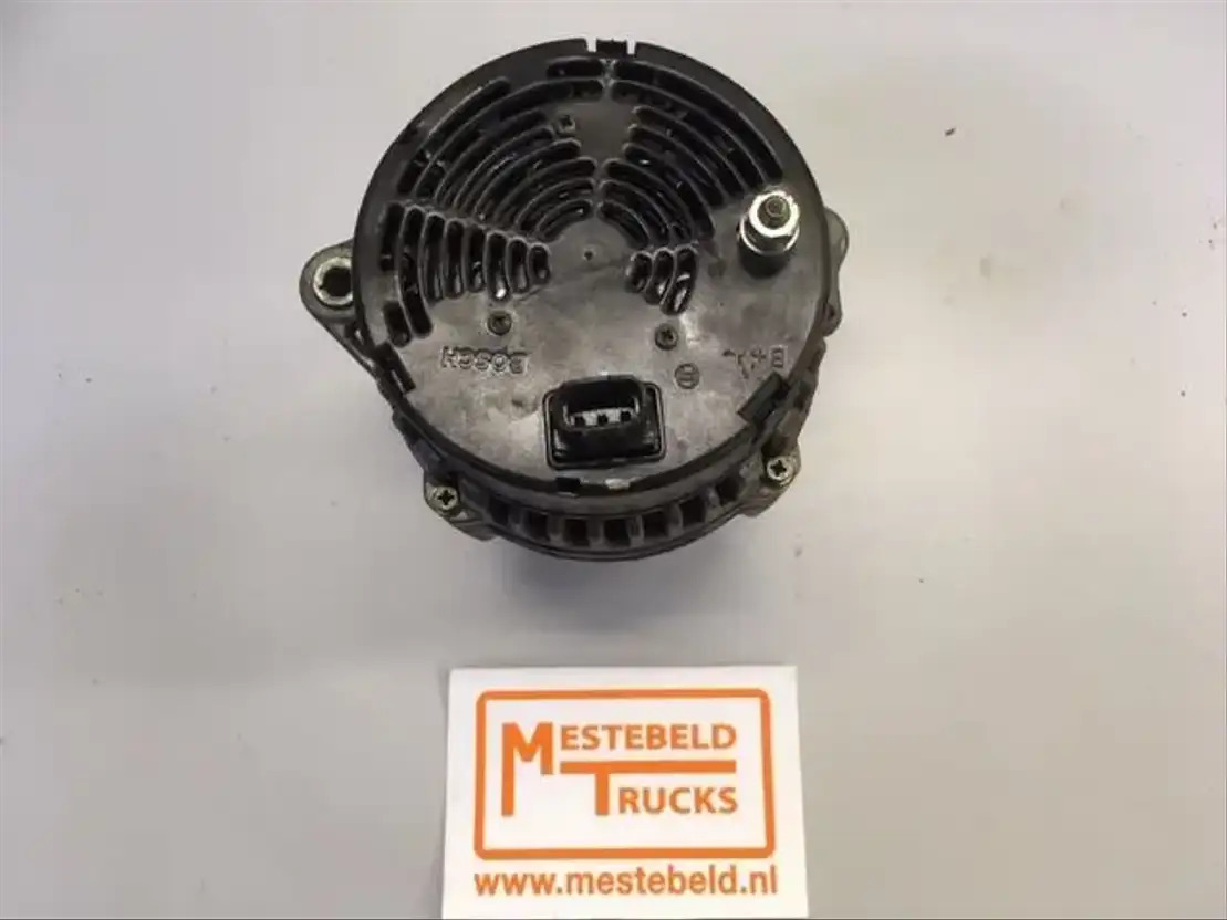 Iveco Dynamo Stralis - Motor és alkatrészek - Teherautó: 2 kép. Iveco Dynamo Stralis - Motor és alkatrészek - Teherautó: 2 kép.