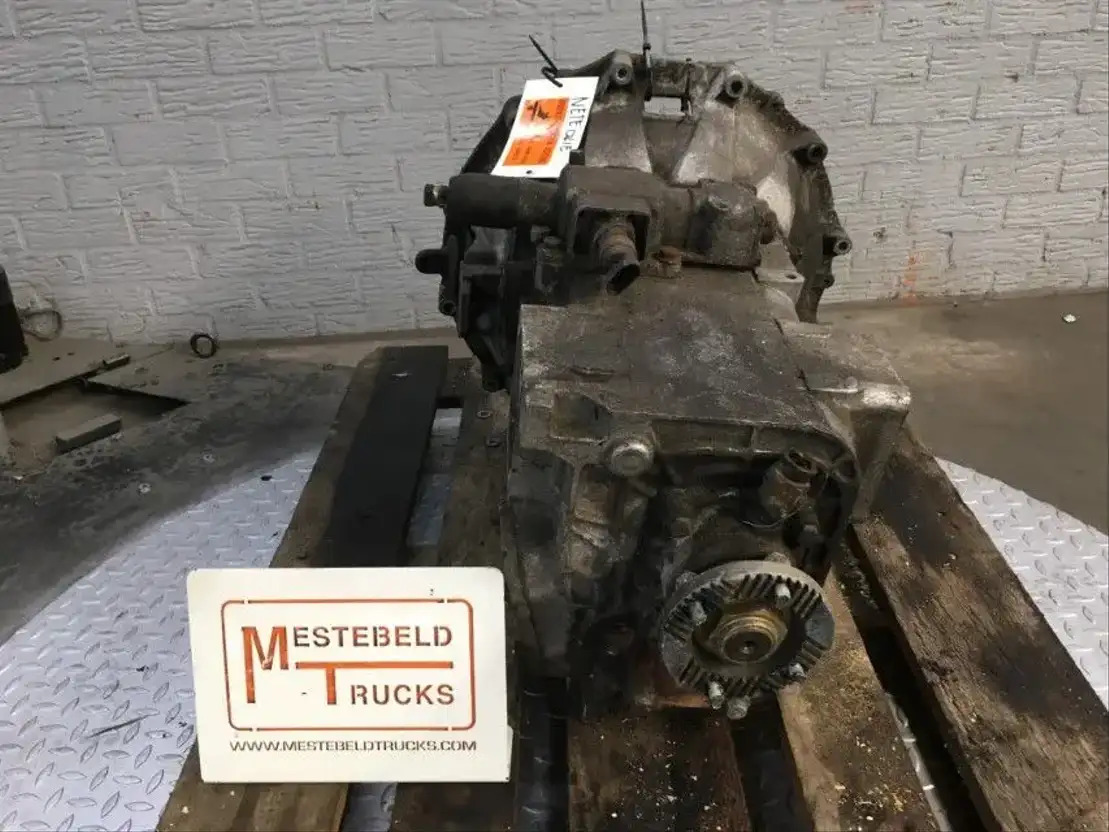 Iveco Versnellingsbak 2855.619G01 - Sebességváltó és alkatrészek - Teherautó: 2 kép. Iveco Versnellingsbak 2855.619G01 - Sebességváltó és alkatrészek - Teherautó: 2 kép.