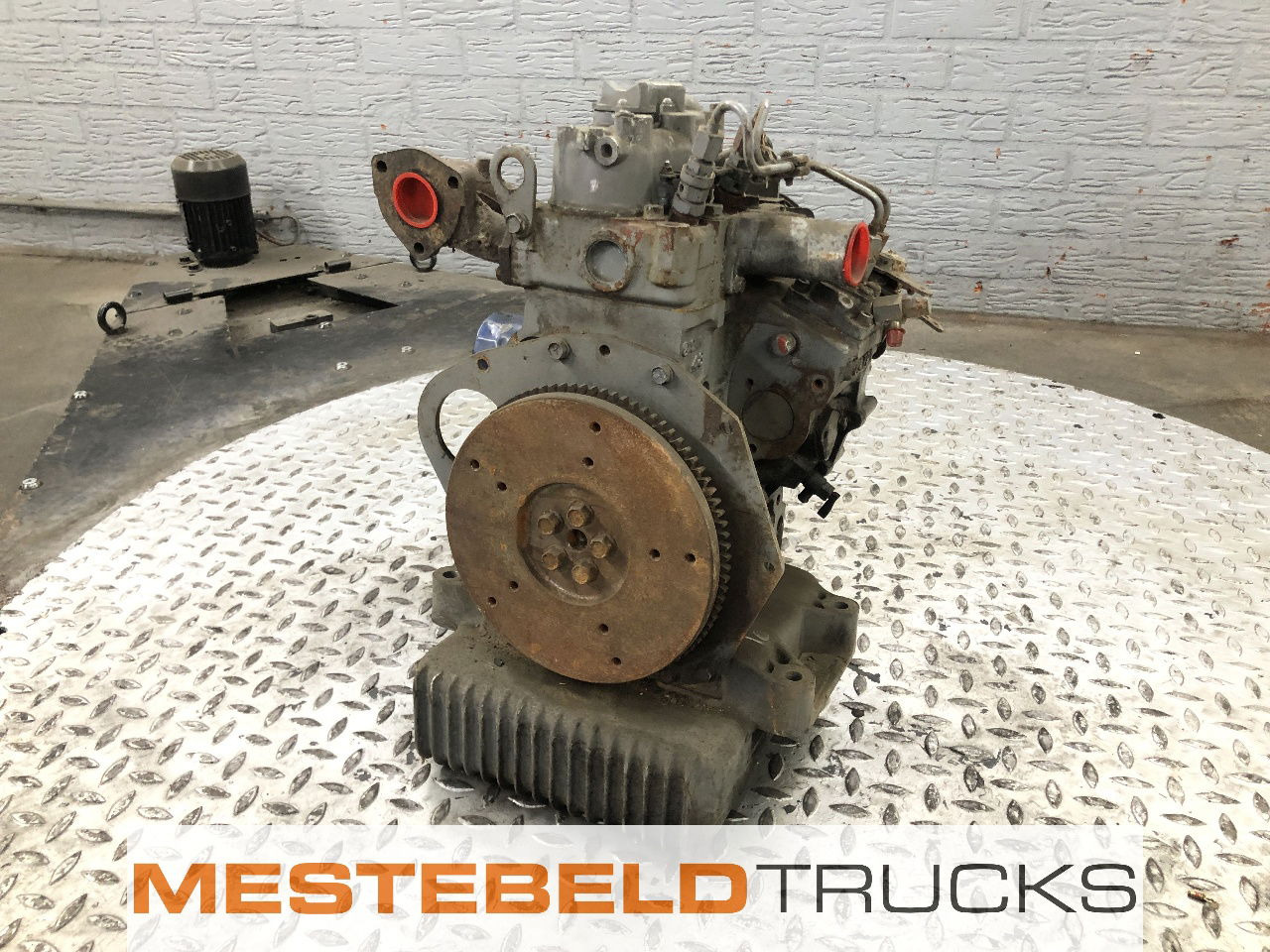 Kubota Motor - Motor - Teherautó: 2 kép. Kubota Motor - Motor - Teherautó: 2 kép.