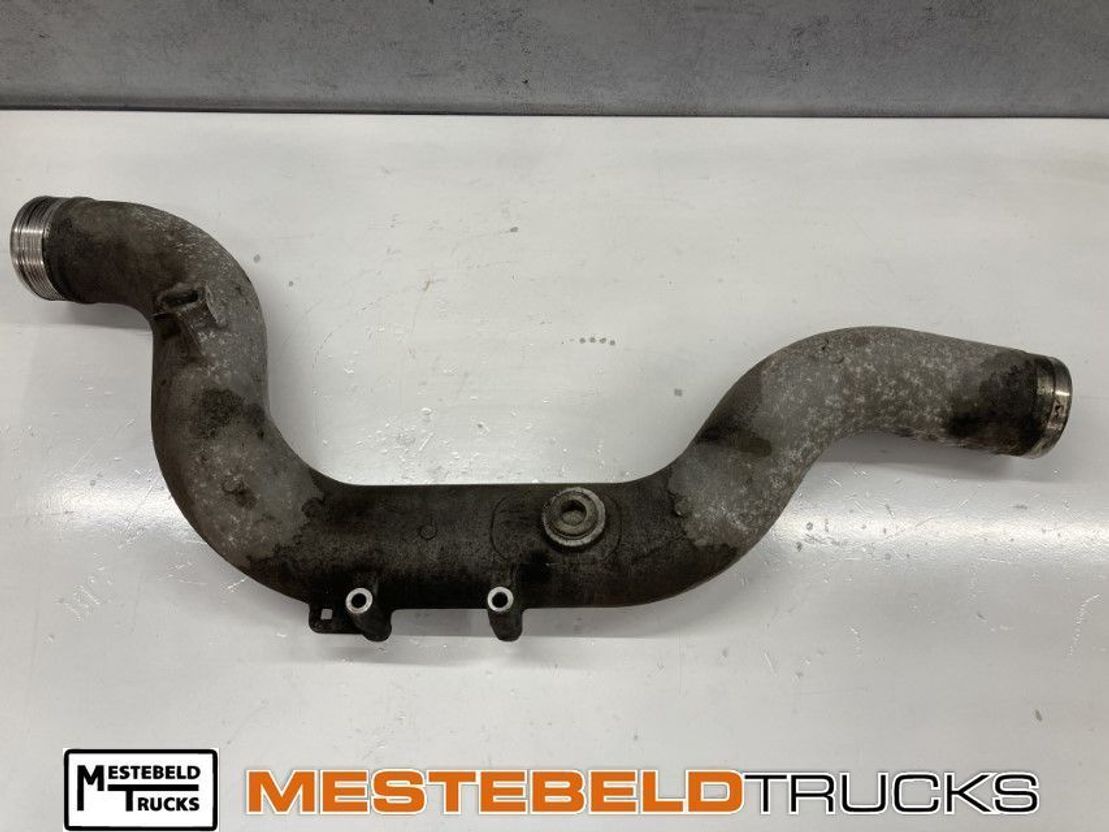 MAN Luchtinlaatbuis - Légbeszívó cső - Teherautó: 1 kép. MAN Luchtinlaatbuis - Légbeszívó cső - Teherautó: 1 kép.