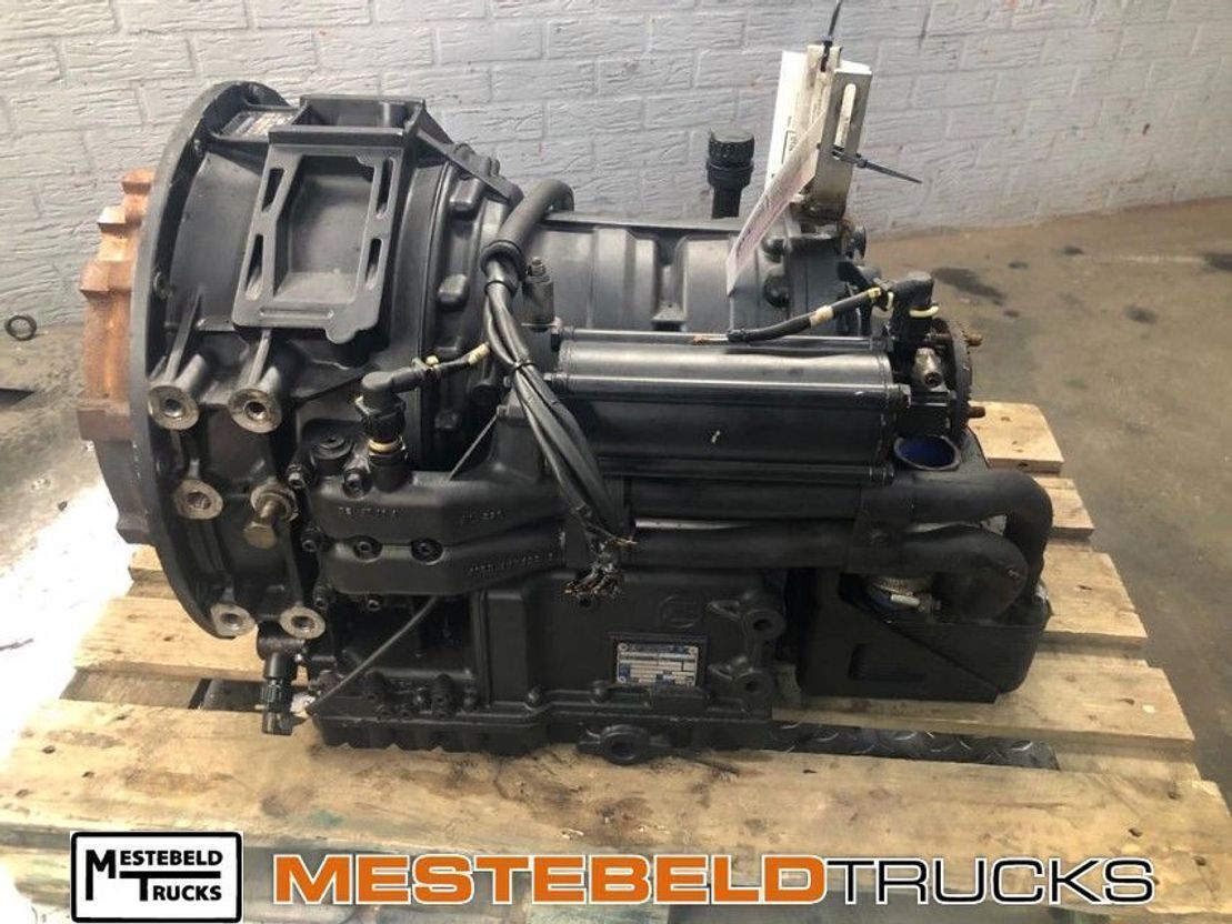 MAN Versnellingsbak 5HP 592C - Sebességváltó - Teherautó: 1 kép. MAN Versnellingsbak 5HP 592C - Sebességváltó - Teherautó: 1 kép.