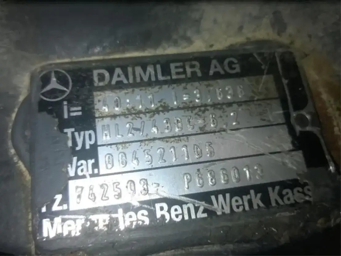 Mercedes-Benz Achteras Atego - Hátsó tengely - Teherautó: 2 kép. Mercedes-Benz Achteras Atego - Hátsó tengely - Teherautó: 2 kép.