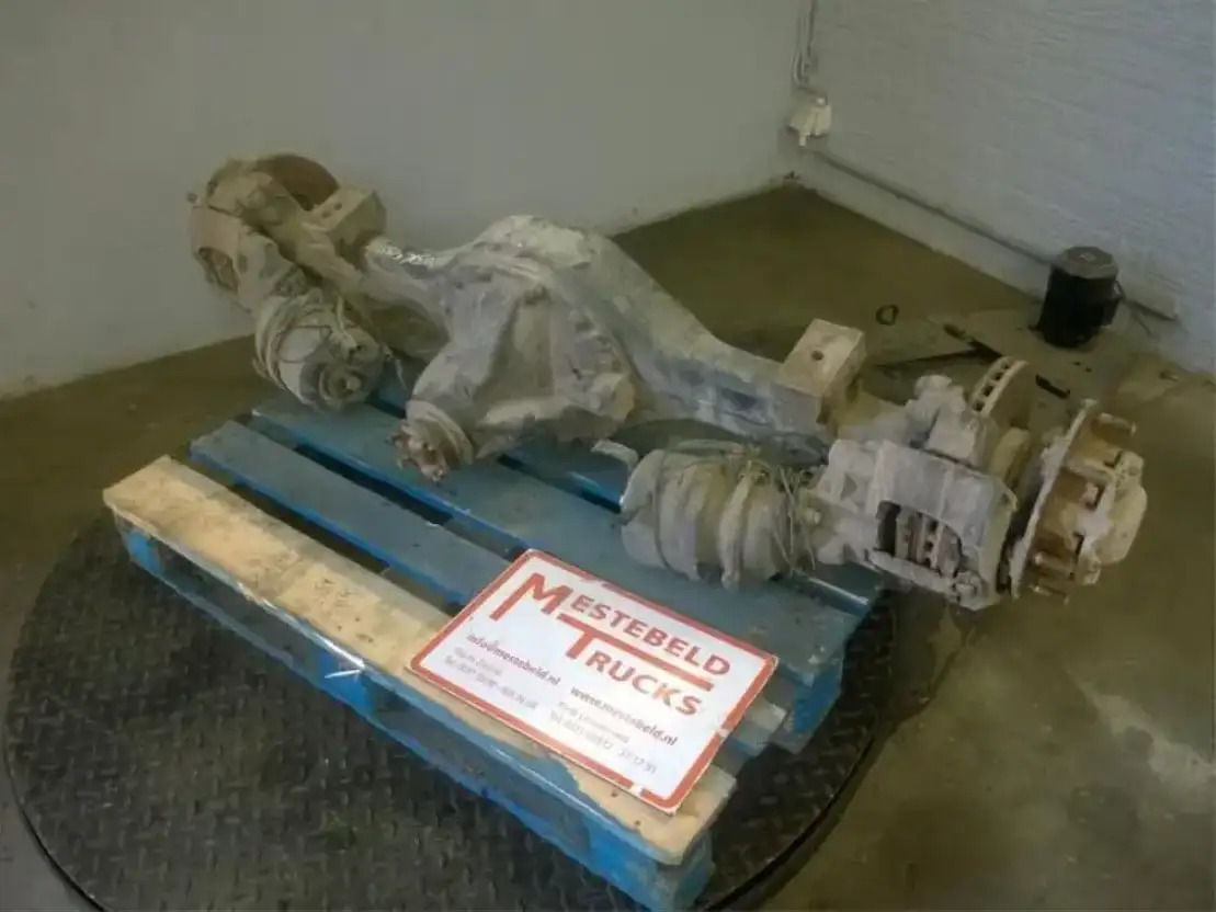 Mercedes-Benz Achteras Atego - Hátsó tengely - Teherautó: 1 kép. Mercedes-Benz Achteras Atego - Hátsó tengely - Teherautó: 1 kép.