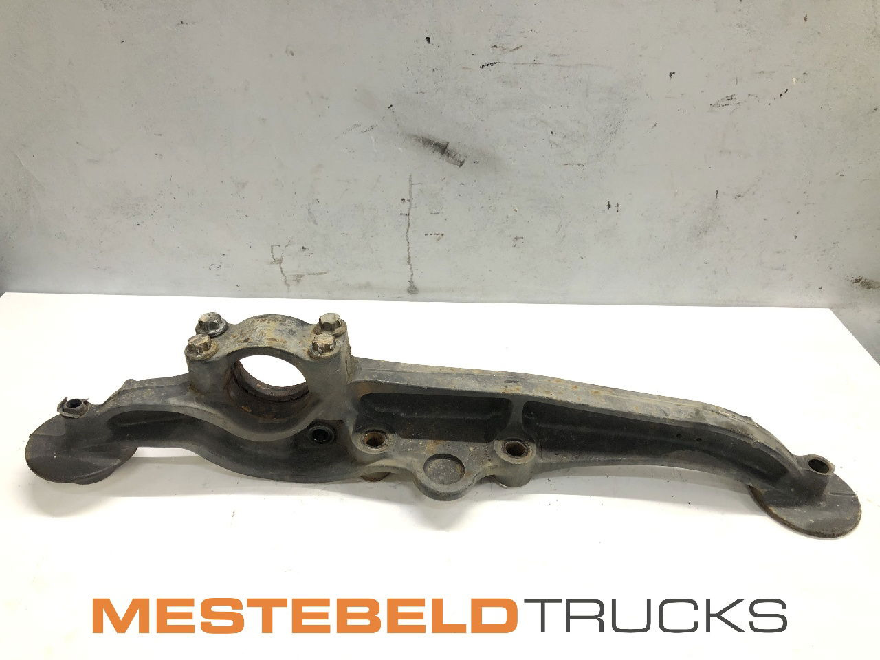 Mercedes-Benz Luchtveringsteun links - Keret/ Alváz - Teherautó: 1 kép. Mercedes-Benz Luchtveringsteun links - Keret/ Alváz - Teherautó: 1 kép.