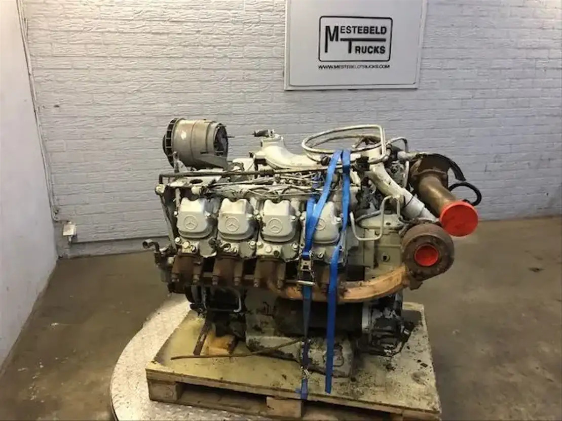 Mercedes-Benz Motor OM 402 LA - Motor - Teherautó: 1 kép. Mercedes-Benz Motor OM 402 LA - Motor - Teherautó: 1 kép.